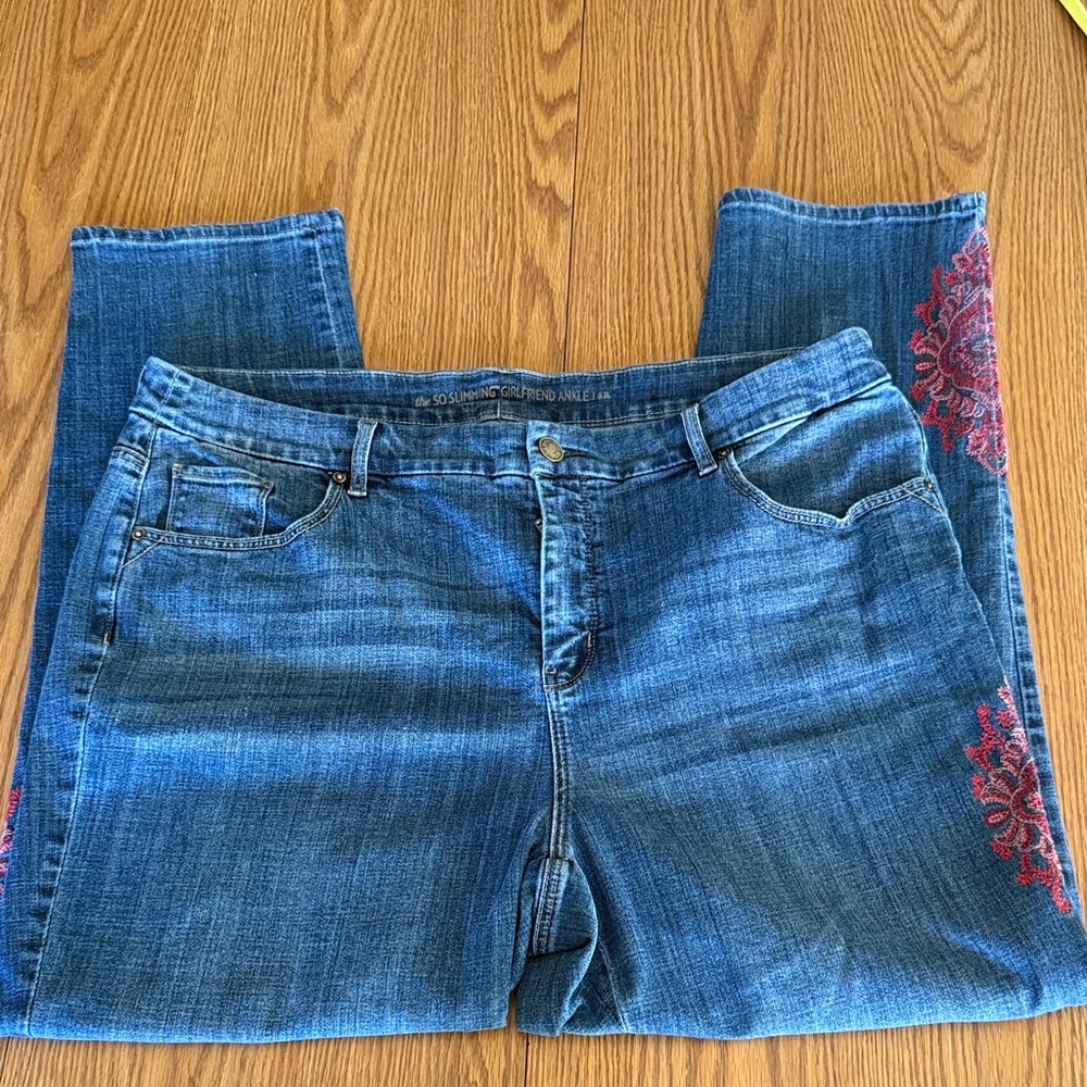 Chico’s the so slimming girlfriend ankle Jeans- red embroidered design - size 3r